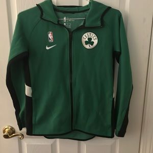Nike Dri-Fit Boston Celtics Zip Up Light-weight hoodie. Boys L.